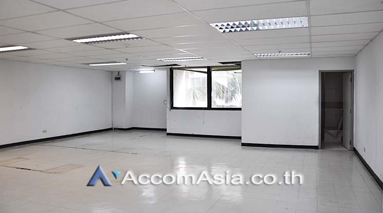  1  Office Space For Rent in Silom ,Bangkok BTS Saint Louis - BTS Surasak at S&B TOWER AA10480